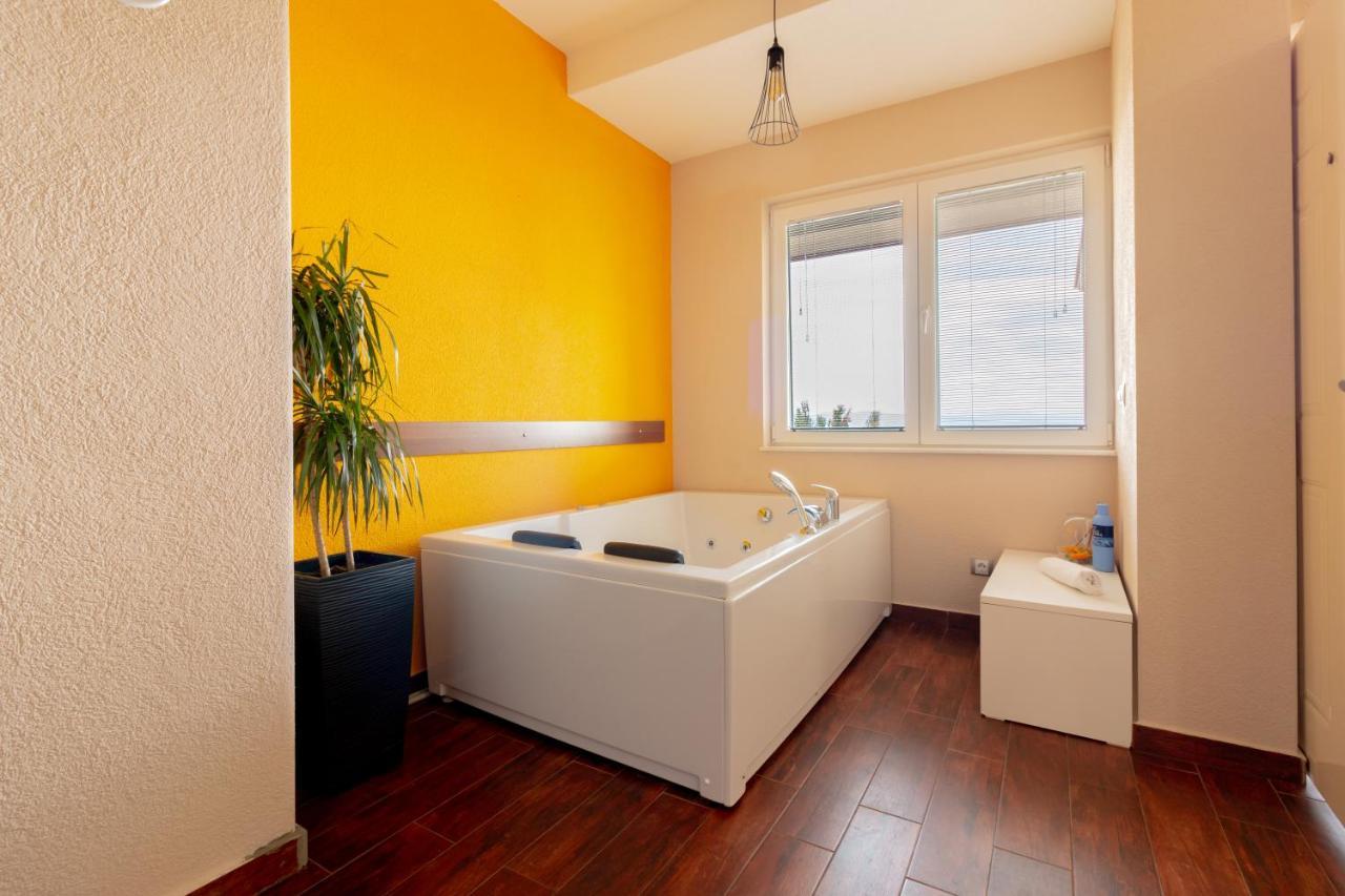 オフリドVelestovo Houseアパートメント エクステリア 写真