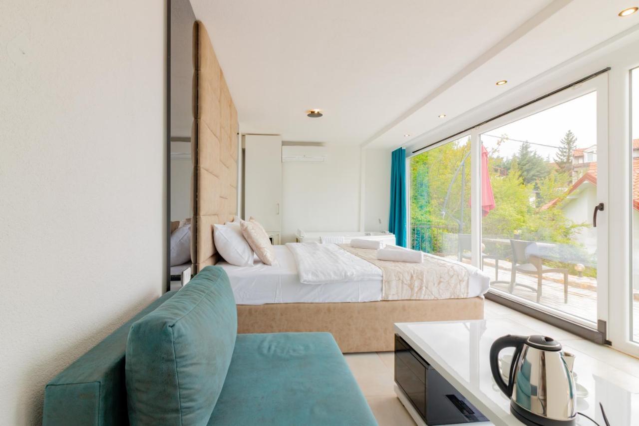 オフリドVelestovo Houseアパートメント エクステリア 写真